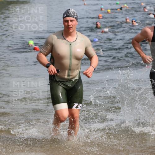 15.06.2025 - 27. Vierlanden-Triathlon Lena Gebhardt http://msf.ph/oto/8049862 15.06.2025 09:55:28 Schwimmen 272, 316, 327, 329, 335, 348, 353, 548 meine-sportfotos.de