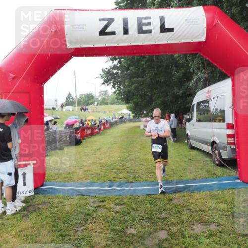 21.06.2025 - 27. Vierlanden-Triathlon MichiJ http://msf.ph/oto/8049882 15.06.2026 14:28:50 Ziel 1276 meine-sportfotos.de