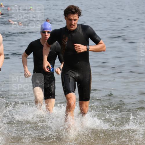 15.06.2025 - 27. Vierlanden-Triathlon Lena Gebhardt http://msf.ph/oto/8049916 15.06.2025 09:55:47 Schwimmen 273, 280, 283, 300, 303, 308, 322, 331, 338 meine-sportfotos.de