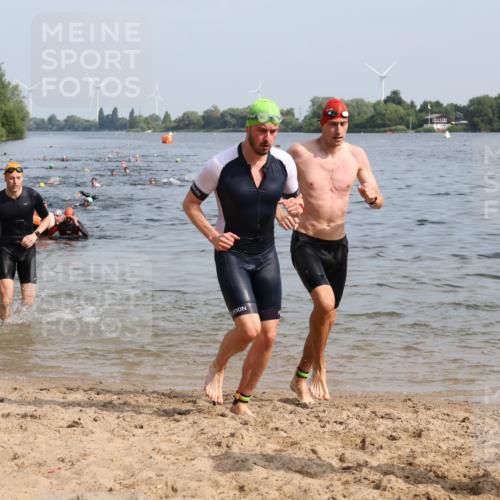 15.06.2025 - 27. Vierlanden-Triathlon Lena Gebhardt http://msf.ph/oto/8049933 15.06.2025 09:55:51 Schwimmen 273, 280, 283, 300, 303, 308, 310, 312, 322, 331, 338 meine-sportfotos.de
