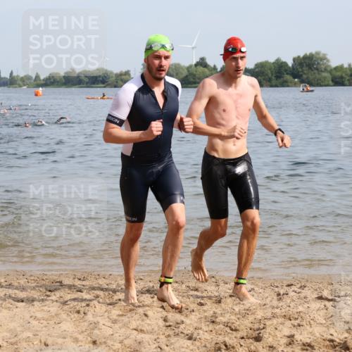 15.06.2025 - 27. Vierlanden-Triathlon Lena Gebhardt http://msf.ph/oto/8049935 15.06.2025 09:55:52 Schwimmen 280, 283, 300, 303, 308, 310, 312, 322, 331, 338 meine-sportfotos.de