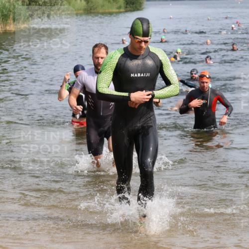 15.06.2025 - 27. Vierlanden-Triathlon Lena Gebhardt http://msf.ph/oto/8049950 15.06.2025 09:55:55 Schwimmen 268, 280, 283, 303, 308, 310, 312, 322, 331, 338 meine-sportfotos.de