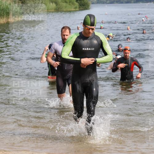 15.06.2025 - 27. Vierlanden-Triathlon Lena Gebhardt http://msf.ph/oto/8049952 15.06.2025 09:55:55 Schwimmen 268, 280, 283, 303, 308, 310, 312, 322, 331, 338 meine-sportfotos.de