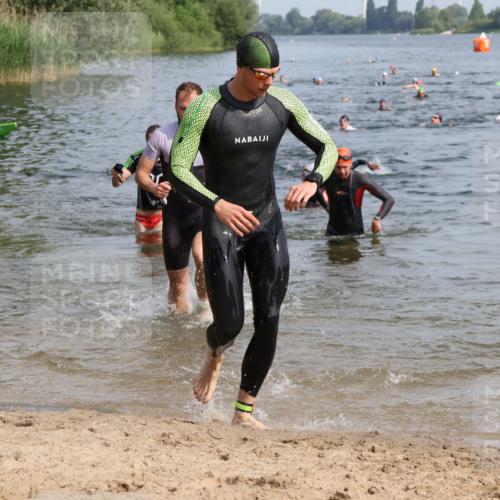 15.06.2025 - 27. Vierlanden-Triathlon Lena Gebhardt http://msf.ph/oto/8049954 15.06.2025 09:55:56 Schwimmen 268, 280, 283, 308, 310, 312, 322, 331, 338 meine-sportfotos.de