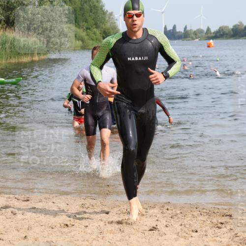 15.06.2025 - 27. Vierlanden-Triathlon Lena Gebhardt http://msf.ph/oto/8049960 15.06.2025 09:55:57 Schwimmen 268, 280, 283, 285, 308, 310, 312, 322, 331, 338, 357 meine-sportfotos.de