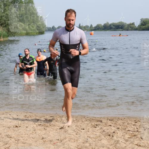 15.06.2025 - 27. Vierlanden-Triathlon Lena Gebhardt http://msf.ph/oto/8049968 15.06.2025 09:55:59 Schwimmen 268, 277, 280, 283, 285, 308, 310, 312, 322, 331, 338, 357 meine-sportfotos.de