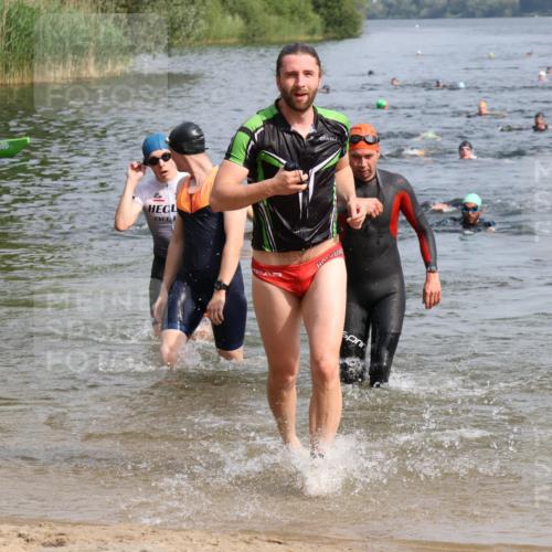 15.06.2025 - 27. Vierlanden-Triathlon Lena Gebhardt http://msf.ph/oto/8049979 15.06.2025 09:56:02 Schwimmen 268, 277, 283, 285, 308, 310, 312, 322, 349, 357 meine-sportfotos.de