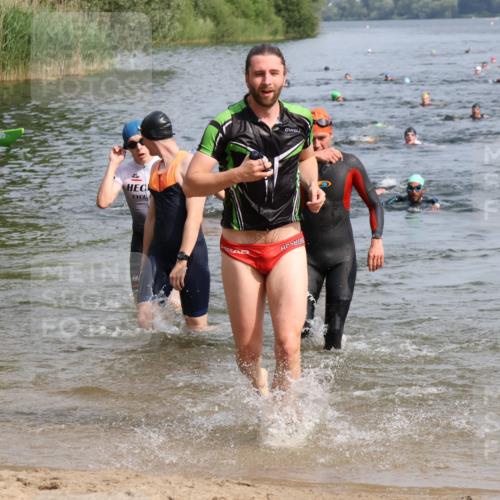 15.06.2025 - 27. Vierlanden-Triathlon Lena Gebhardt http://msf.ph/oto/8049980 15.06.2025 09:56:02 Schwimmen 268, 277, 283, 285, 308, 310, 312, 322, 349, 357 meine-sportfotos.de