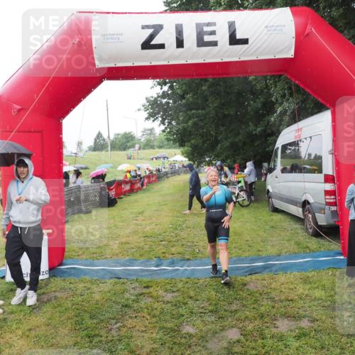 21.06.2025 - 27. Vierlanden-Triathlon MichiJ http://msf.ph/oto/8049981 15.06.2026 14:29:27 Ziel 1223, 1296 meine-sportfotos.de