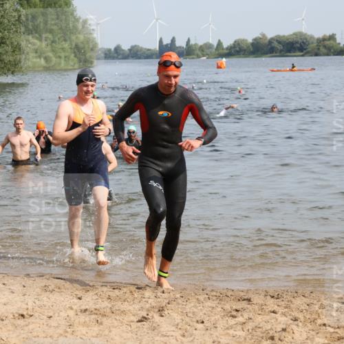 15.06.2025 - 27. Vierlanden-Triathlon Lena Gebhardt http://msf.ph/oto/8049997 15.06.2025 09:56:06 Schwimmen 268, 277, 285, 310, 312, 314, 315, 349, 357 meine-sportfotos.de