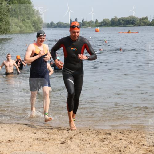 15.06.2025 - 27. Vierlanden-Triathlon Lena Gebhardt http://msf.ph/oto/8049999 15.06.2025 09:56:06 Schwimmen 268, 277, 285, 310, 312, 314, 315, 349, 357 meine-sportfotos.de