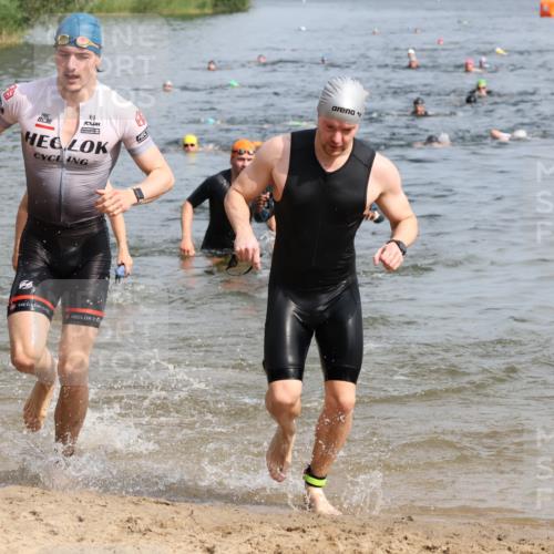 15.06.2025 - 27. Vierlanden-Triathlon Lena Gebhardt http://msf.ph/oto/8050013 15.06.2025 09:56:10 Schwimmen 260, 268, 277, 285, 314, 315, 323, 349, 357 meine-sportfotos.de