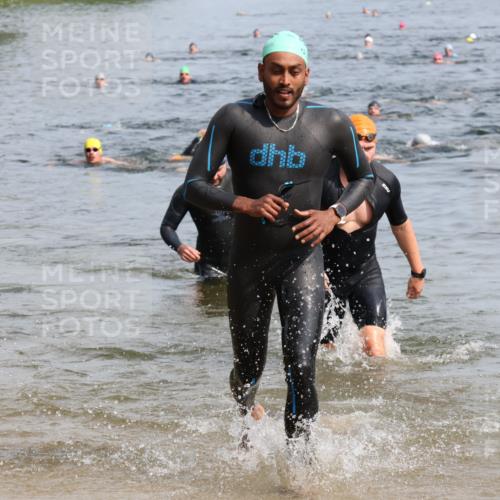15.06.2025 - 27. Vierlanden-Triathlon Lena Gebhardt http://msf.ph/oto/8050026 15.06.2025 09:56:14 Schwimmen 260, 268, 277, 285, 314, 315, 323, 349, 357, 438 meine-sportfotos.de