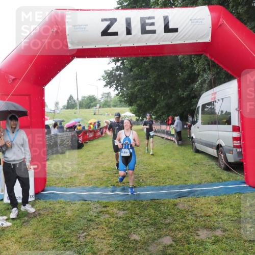 21.06.2025 - 27. Vierlanden-Triathlon MichiJ http://msf.ph/oto/8050031 15.06.2026 14:29:51 Ziel 1175, 1271, 1287, 1295 meine-sportfotos.de