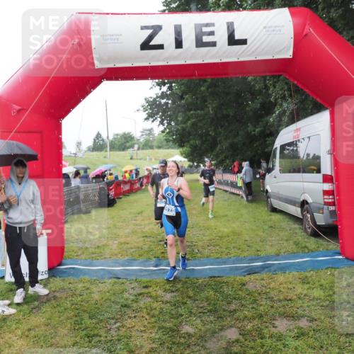 21.06.2025 - 27. Vierlanden-Triathlon MichiJ http://msf.ph/oto/8050033 15.06.2026 14:29:51 Ziel 1175, 1271, 1287, 1295 meine-sportfotos.de