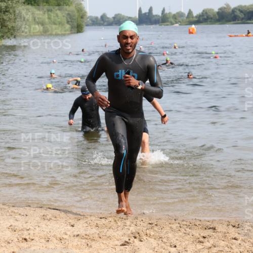 15.06.2025 - 27. Vierlanden-Triathlon Lena Gebhardt http://msf.ph/oto/8050034 15.06.2025 09:56:15 Schwimmen 260, 277, 285, 314, 315, 323, 349, 357, 438 meine-sportfotos.de