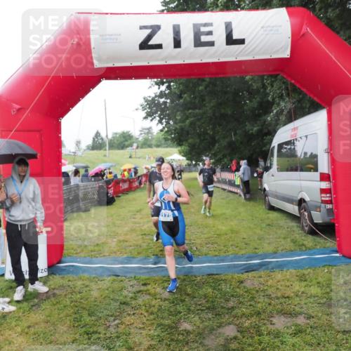 21.06.2025 - 27. Vierlanden-Triathlon MichiJ http://msf.ph/oto/8050035 15.06.2026 14:29:51 Ziel 1175, 1271, 1287, 1295 meine-sportfotos.de