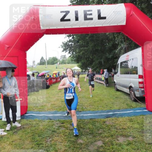 21.06.2025 - 27. Vierlanden-Triathlon MichiJ http://msf.ph/oto/8050039 15.06.2026 14:29:52 Ziel 1175, 1271, 1287, 1295 meine-sportfotos.de