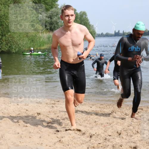 15.06.2025 - 27. Vierlanden-Triathlon Lena Gebhardt http://msf.ph/oto/8050040 15.06.2025 09:56:16 Schwimmen 260, 277, 285, 314, 315, 323, 349, 357, 438 meine-sportfotos.de