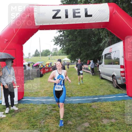 21.06.2025 - 27. Vierlanden-Triathlon MichiJ http://msf.ph/oto/8050041 15.06.2026 14:29:52 Ziel 1175, 1271, 1287, 1295 meine-sportfotos.de