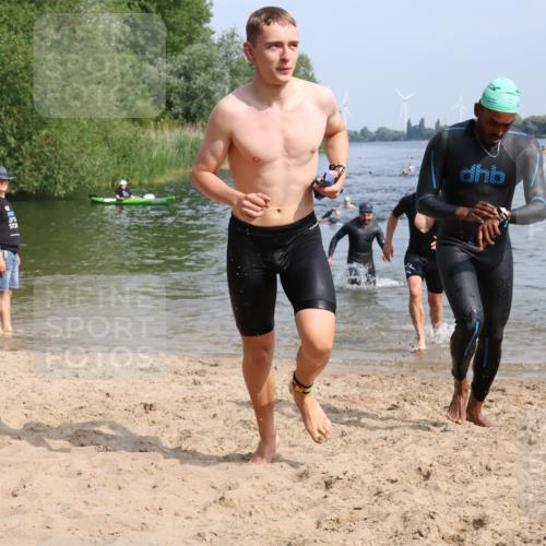 15.06.2025 - 27. Vierlanden-Triathlon Lena Gebhardt http://msf.ph/oto/8050044 15.06.2025 09:56:16 Schwimmen 260, 277, 285, 314, 315, 323, 349, 357, 438 meine-sportfotos.de