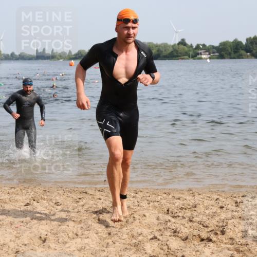 15.06.2025 - 27. Vierlanden-Triathlon Lena Gebhardt http://msf.ph/oto/8050056 15.06.2025 09:56:19 Schwimmen 260, 314, 315, 323, 349, 438 meine-sportfotos.de