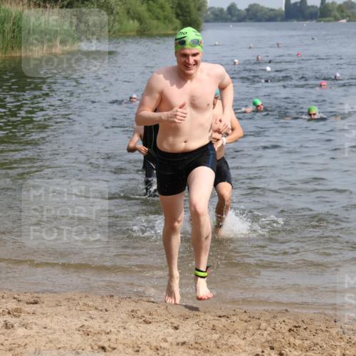 15.06.2025 - 27. Vierlanden-Triathlon Lena Gebhardt http://msf.ph/oto/8050129 15.06.2025 09:56:43 Schwimmen 254, 258, 275, 276, 281, 286, 301, 320, 341 meine-sportfotos.de