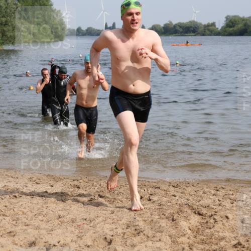 15.06.2025 - 27. Vierlanden-Triathlon Lena Gebhardt http://msf.ph/oto/8050139 15.06.2025 09:56:44 Schwimmen 254, 258, 275, 276, 281, 286, 301, 320, 341 meine-sportfotos.de