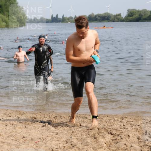 15.06.2025 - 27. Vierlanden-Triathlon Lena Gebhardt http://msf.ph/oto/8050147 15.06.2025 09:56:46 Schwimmen 254, 258, 275, 276, 281, 286, 301, 320 meine-sportfotos.de