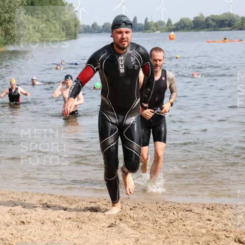 15.06.2025 - 27. Vierlanden-Triathlon Lena Gebhardt http://msf.ph/oto/8050155 15.06.2025 09:56:48 Schwimmen 258, 275, 281, 301, 320, 325 meine-sportfotos.de