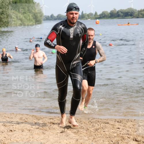 15.06.2025 - 27. Vierlanden-Triathlon Lena Gebhardt http://msf.ph/oto/8050158 15.06.2025 09:56:49 Schwimmen 258, 275, 281, 301, 320, 325 meine-sportfotos.de