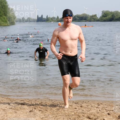 15.06.2025 - 27. Vierlanden-Triathlon Lena Gebhardt http://msf.ph/oto/8050181 15.06.2025 09:56:57 Schwimmen 258, 275, 301, 325, 1399 meine-sportfotos.de
