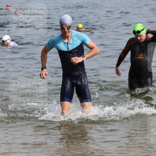 15.06.2025 - 27. Vierlanden-Triathlon Lena Gebhardt http://msf.ph/oto/8050318 15.06.2025 09:57:34 Schwimmen 287, 298, 309, 324, 340 meine-sportfotos.de