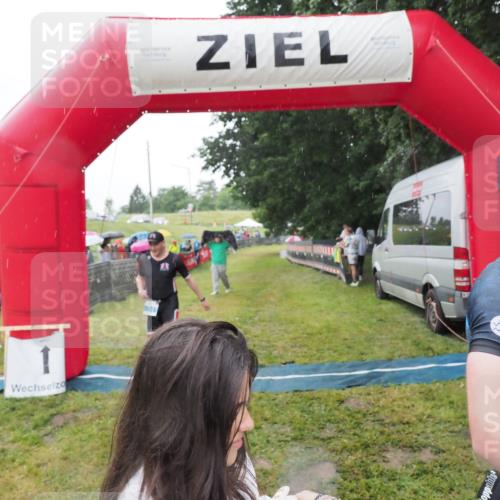 21.06.2025 - 27. Vierlanden-Triathlon MichiJ http://msf.ph/oto/8050367 15.06.2026 14:33:05 Ziel 1262, 1307 meine-sportfotos.de