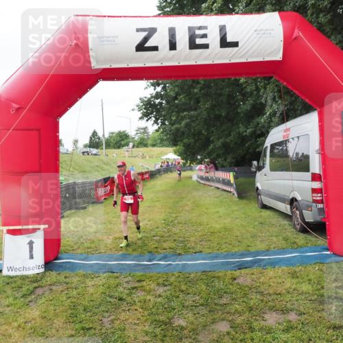 21.06.2025 - 27. Vierlanden-Triathlon MichiJ http://msf.ph/oto/8050577 15.06.2026 14:48:26 Ziel 16 meine-sportfotos.de