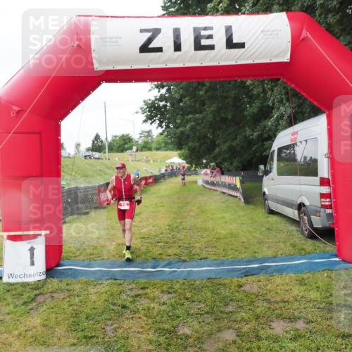 21.06.2025 - 27. Vierlanden-Triathlon MichiJ http://msf.ph/oto/8050579 15.06.2026 14:48:26 Ziel 16 meine-sportfotos.de