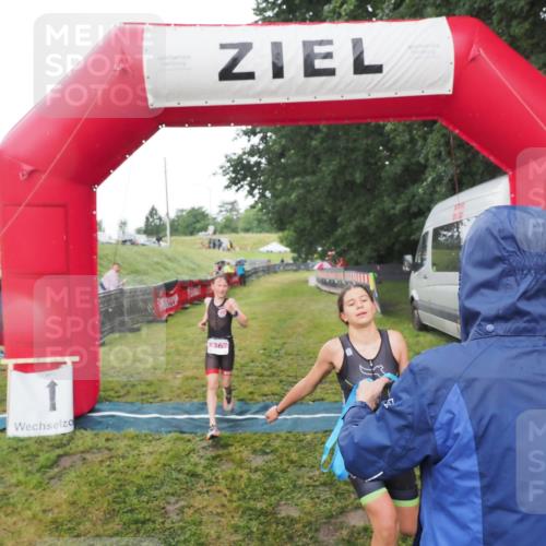 21.06.2025 - 27. Vierlanden-Triathlon MichiJ http://msf.ph/oto/8050752 15.06.2026 15:12:02 Ziel 1362 meine-sportfotos.de