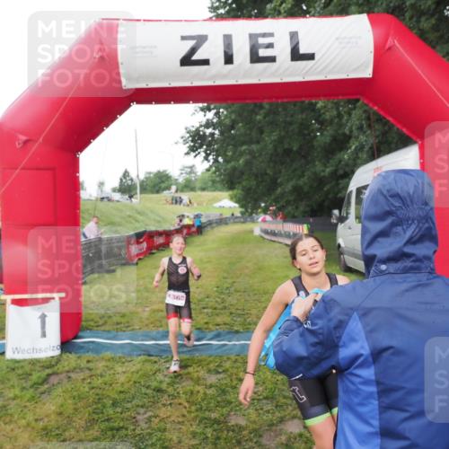 21.06.2025 - 27. Vierlanden-Triathlon MichiJ http://msf.ph/oto/8050753 15.06.2026 15:12:02 Ziel 1362 meine-sportfotos.de
