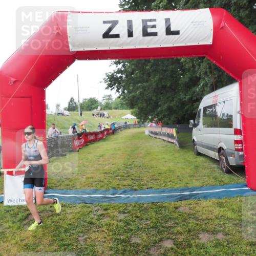 21.06.2025 - 27. Vierlanden-Triathlon MichiJ http://msf.ph/oto/8050777 15.06.2026 15:12:23 Ziel  meine-sportfotos.de