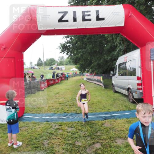 21.06.2025 - 27. Vierlanden-Triathlon MichiJ http://msf.ph/oto/8050929 15.06.2026 15:14:39 Ziel 1373, 1384 meine-sportfotos.de
