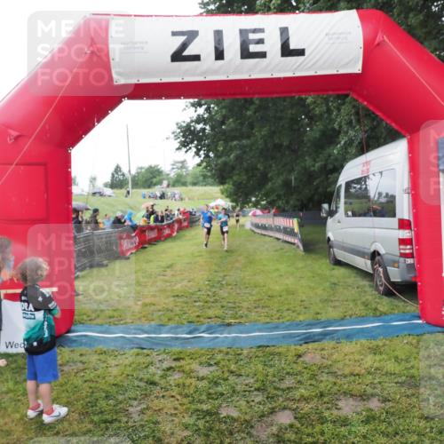 21.06.2025 - 27. Vierlanden-Triathlon MichiJ http://msf.ph/oto/8051026 15.06.2026 15:16:02 Ziel 1325, 1331, 1375 meine-sportfotos.de