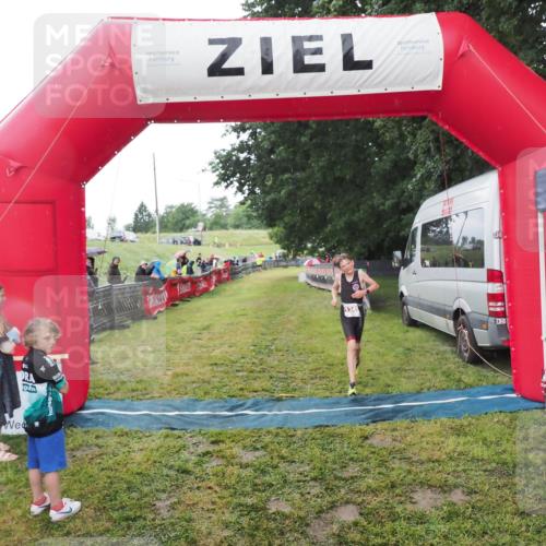 21.06.2025 - 27. Vierlanden-Triathlon MichiJ http://msf.ph/oto/8051052 15.06.2026 15:16:08 Ziel 1325, 1331, 1349, 1375 meine-sportfotos.de