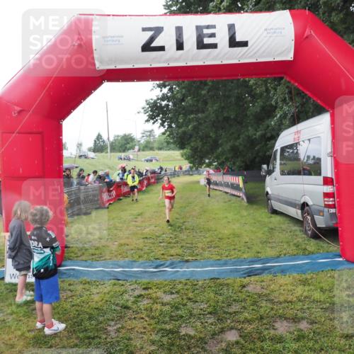 21.06.2025 - 27. Vierlanden-Triathlon MichiJ http://msf.ph/oto/8051114 15.06.2026 15:17:27 Ziel 1378, 1391 meine-sportfotos.de
