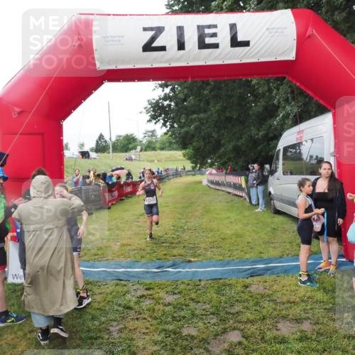 21.06.2025 - 27. Vierlanden-Triathlon MichiJ http://msf.ph/oto/8051223 15.06.2026 15:19:57 Ziel 1345, 1371 meine-sportfotos.de