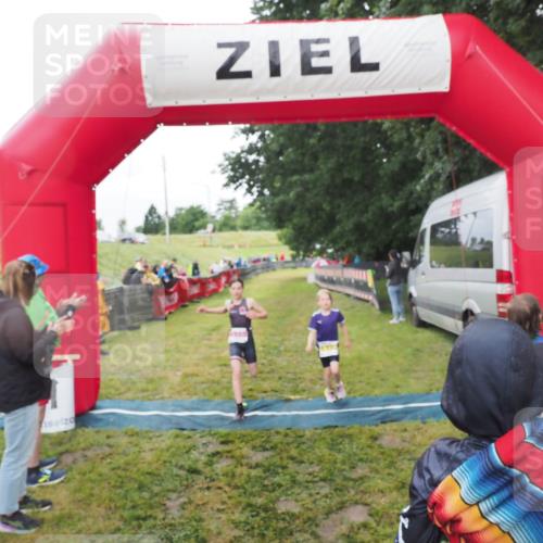 21.06.2025 - 27. Vierlanden-Triathlon MichiJ http://msf.ph/oto/8051309 15.06.2026 15:21:48 Ziel 1339, 1353, 1390 meine-sportfotos.de