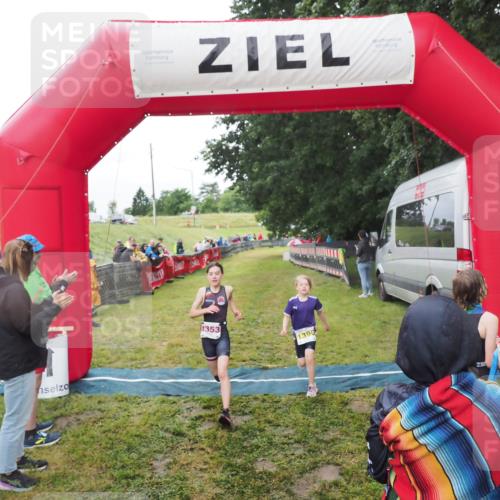 21.06.2025 - 27. Vierlanden-Triathlon MichiJ http://msf.ph/oto/8051311 15.06.2026 15:21:48 Ziel 1339, 1353, 1390 meine-sportfotos.de