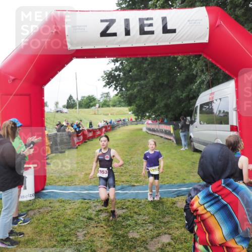 21.06.2025 - 27. Vierlanden-Triathlon MichiJ http://msf.ph/oto/8051312 15.06.2026 15:21:48 Ziel 1339, 1353, 1390 meine-sportfotos.de