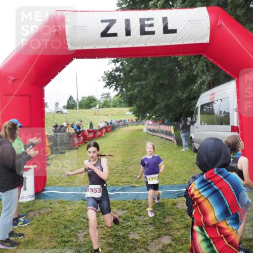 21.06.2025 - 27. Vierlanden-Triathlon MichiJ http://msf.ph/oto/8051314 15.06.2026 15:21:48 Ziel 1339, 1353, 1390 meine-sportfotos.de