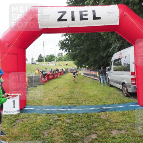 21.06.2025 - 27. Vierlanden-Triathlon MichiJ http://msf.ph/oto/8051363 15.06.2026 15:24:47 Ziel 1342, 1350 meine-sportfotos.de