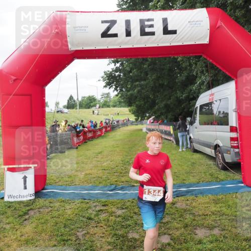 21.06.2025 - 27. Vierlanden-Triathlon MichiJ http://msf.ph/oto/8051465 15.06.2026 15:26:22 Ziel 1344 meine-sportfotos.de